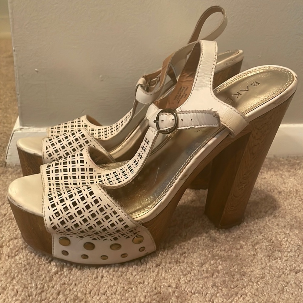 Bakers thick heels. Size 8.5 women